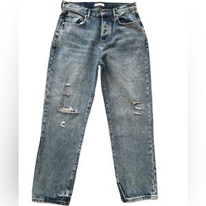 New with tags Betro Simone Mom distressed straight leg jeans w/ button fly sz 31